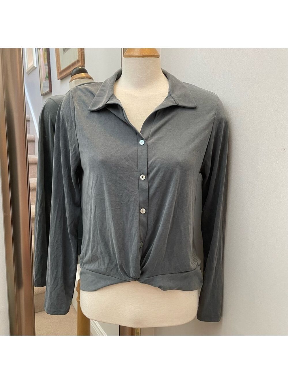 NWT grey collared Green Envelope model blend blouse size large.